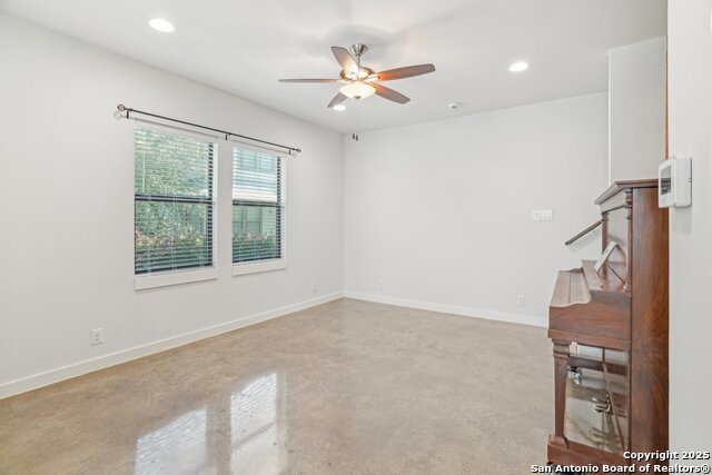 Image 7 of 40 For 1130 N Olive St