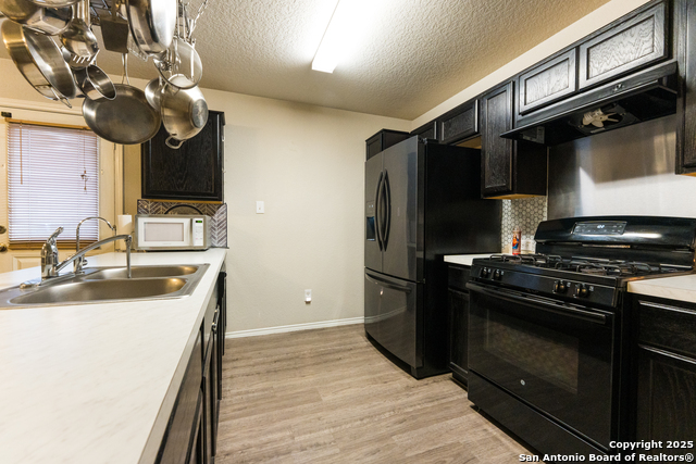 Image 11 of 36 For 9815 Marbach Garden