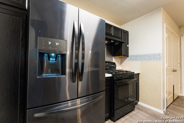 Image 14 of 36 For 9815 Marbach Garden