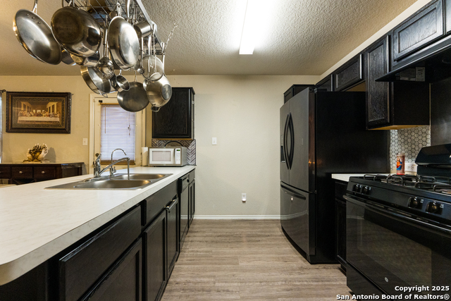 Image 15 of 36 For 9815 Marbach Garden