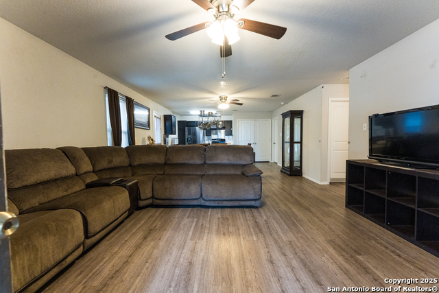 Image 4 of 36 For 9815 Marbach Garden