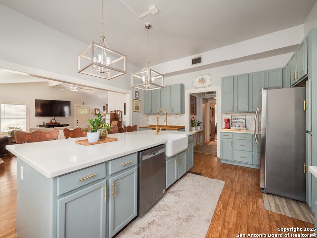Listing photo id 8 for 2275 Huber Rd