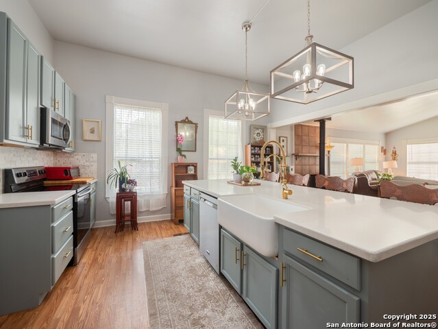 Listing photo id 9 for 2275 Huber Rd