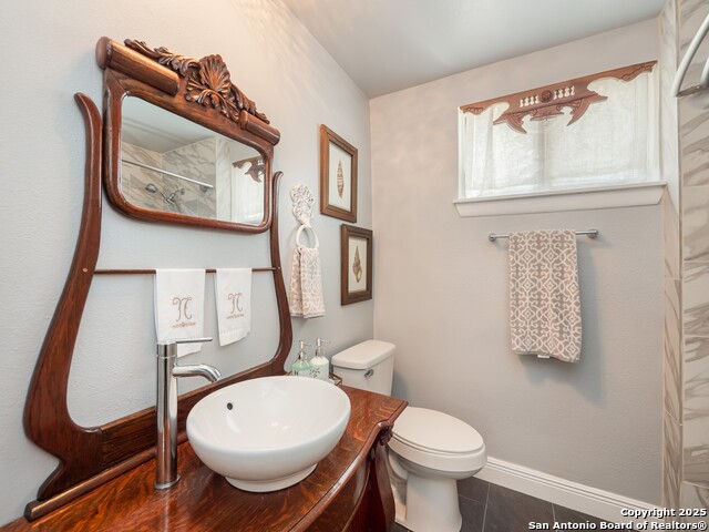 Listing photo id 27 for 2275 Huber Rd