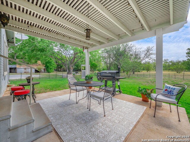Listing photo id 36 for 2275 Huber Rd