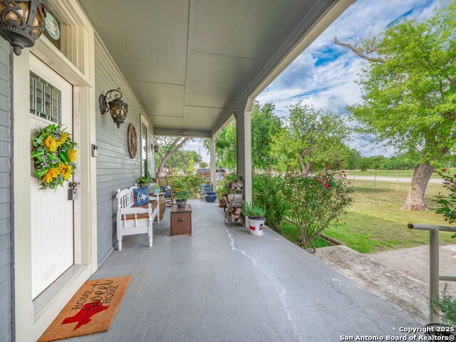 Listing photo id 2 for 2275 Huber Rd