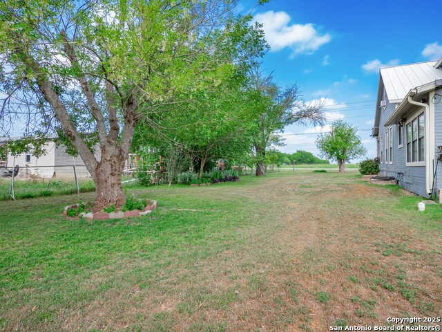 Listing photo id 39 for 2275 Huber Rd