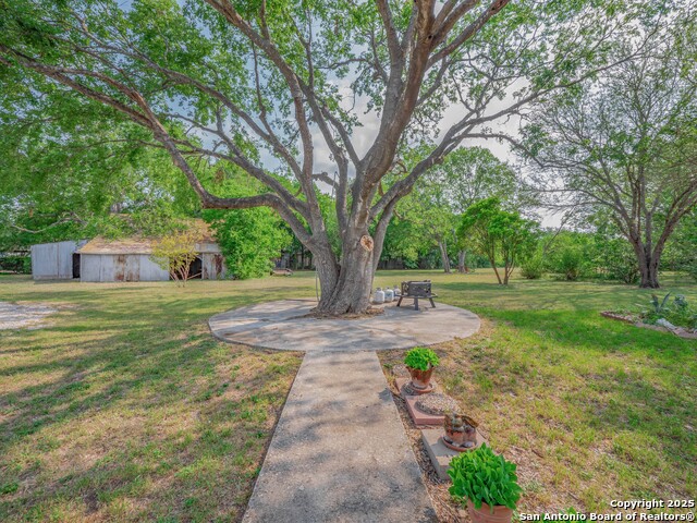 Listing photo id 42 for 2275 Huber Rd