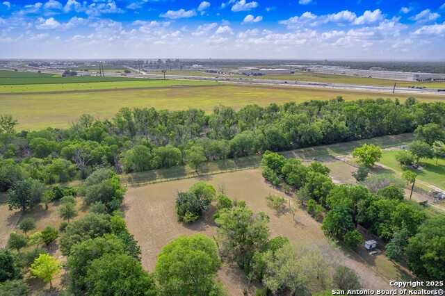 Listing photo id 48 for 2275 Huber Rd