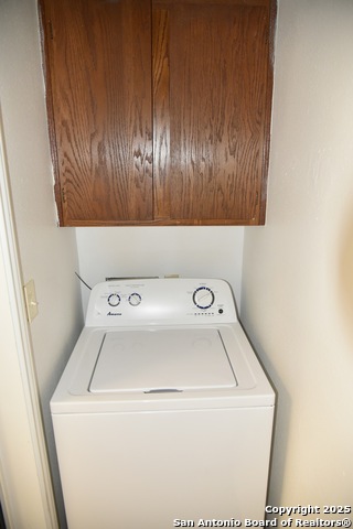 Listing photo id 9 for 506 W San Antonio St  103