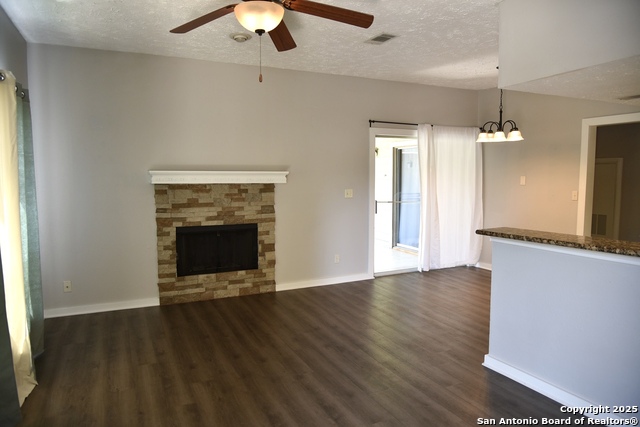 Listing photo id 1 for 506 W San Antonio St  103