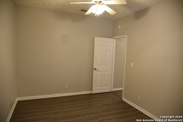 Listing photo id 5 for 506 W San Antonio St  103