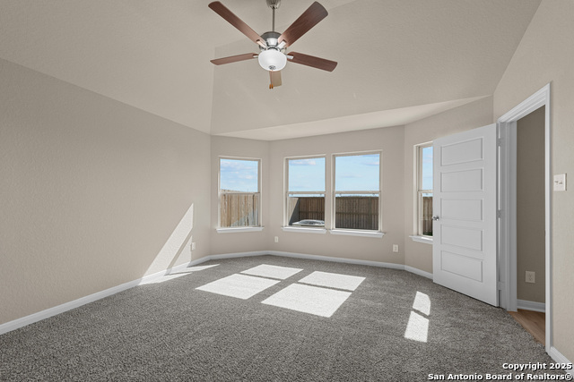 Listing photo id 9 for 4327 Carlotta Drive