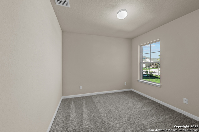 Listing photo id 11 for 4327 Carlotta Drive