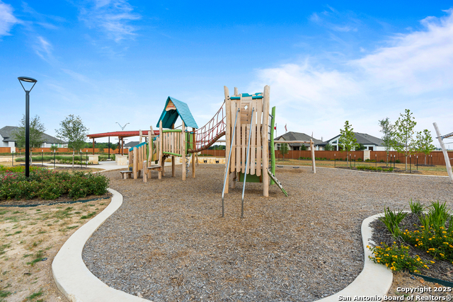 Image 15 of 26 For 547 White Oak