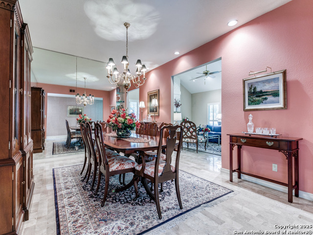 Listing photo id 9 for 11607 Elm Ridge