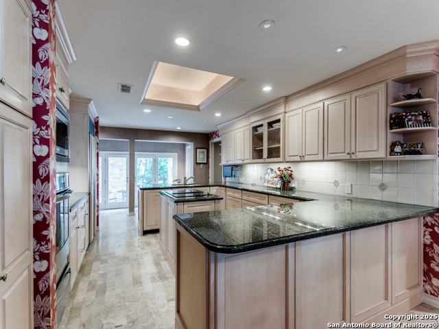 Listing photo id 13 for 11607 Elm Ridge