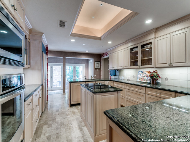 Listing photo id 14 for 11607 Elm Ridge