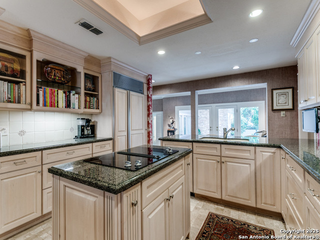 Listing photo id 15 for 11607 Elm Ridge