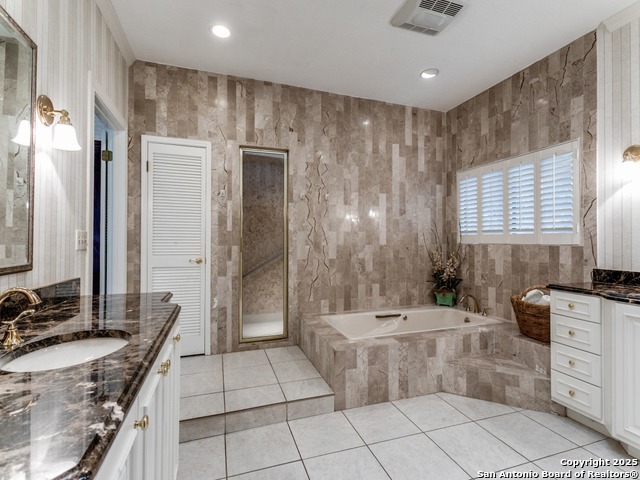 Listing photo id 20 for 11607 Elm Ridge