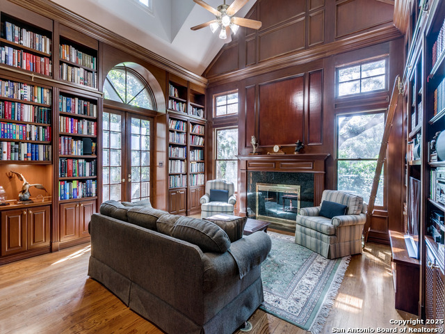 Listing photo id 23 for 11607 Elm Ridge