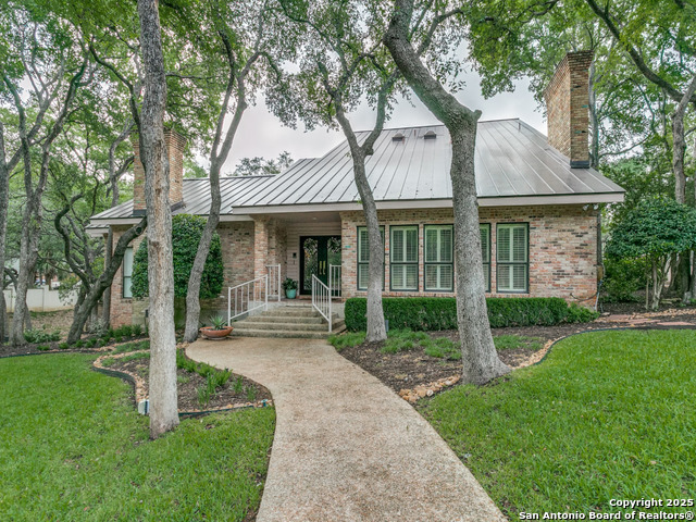 Listing photo id 1 for 11607 Elm Ridge