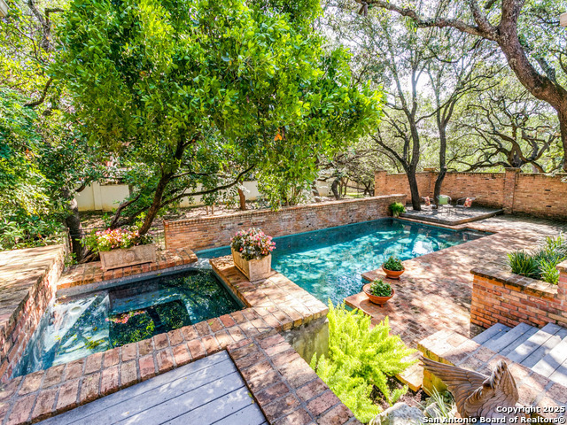 Listing photo id 42 for 11607 Elm Ridge