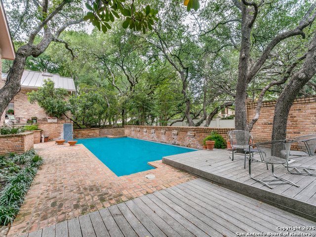 Listing photo id 44 for 11607 Elm Ridge