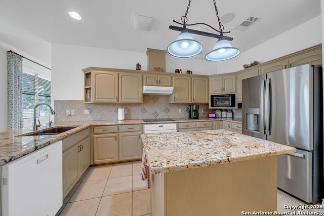 Listing photo id 11 for 1804 Athens Ave