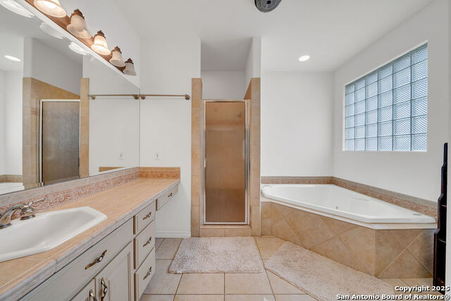 Listing photo id 19 for 1804 Athens Ave