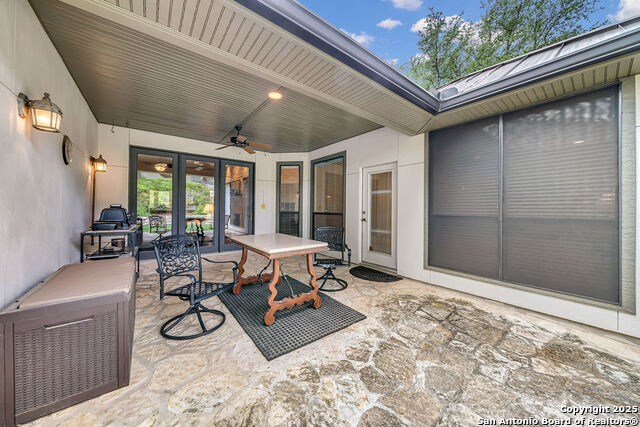 Listing photo id 27 for 1804 Athens Ave