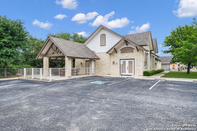 Listing photo id 33 for 1804 Athens Ave