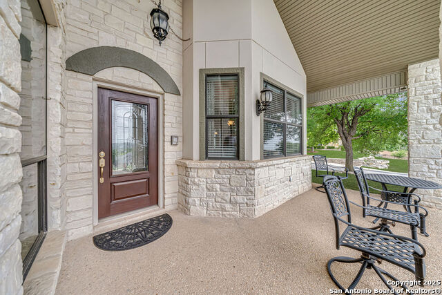 Listing photo id 2 for 1804 Athens Ave