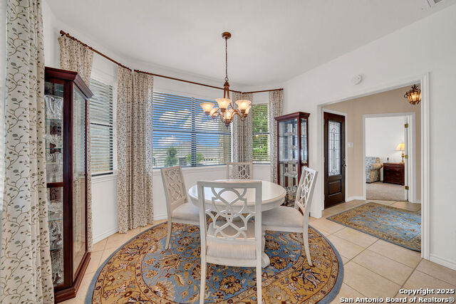 Listing photo id 4 for 1804 Athens Ave