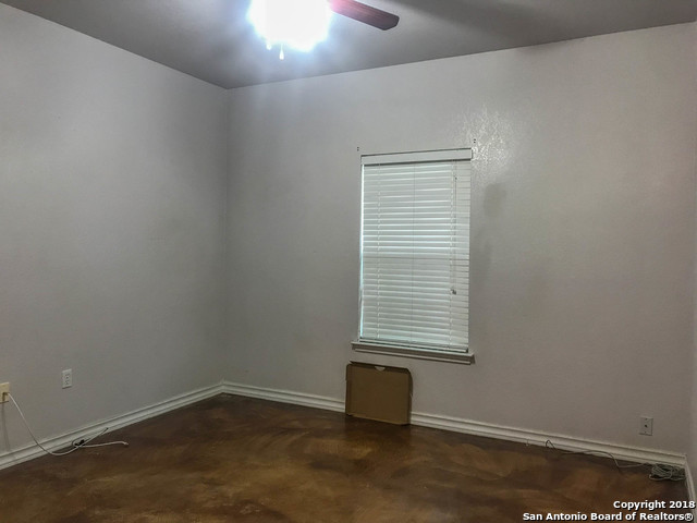 Image 4 of 6 For 1080 Rainbow Dr  1