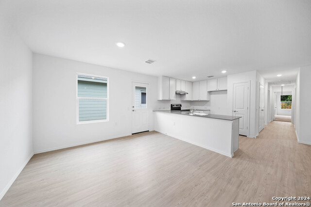 Image 12 of 25 For 13522 Verplank Bend