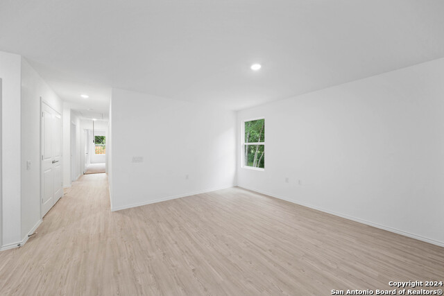Image 13 of 25 For 13522 Verplank Bend