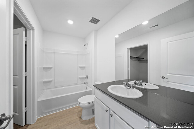 Image 17 of 25 For 13522 Verplank Bend