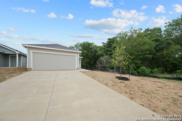 Image 2 of 25 For 13522 Verplank Bend