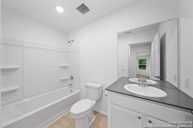 Image 21 of 25 For 13522 Verplank Bend