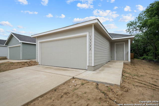 Image 3 of 25 For 13522 Verplank Bend