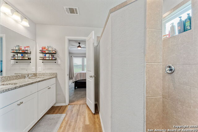 Listing photo id 14 for 2946 Daisy Meadow