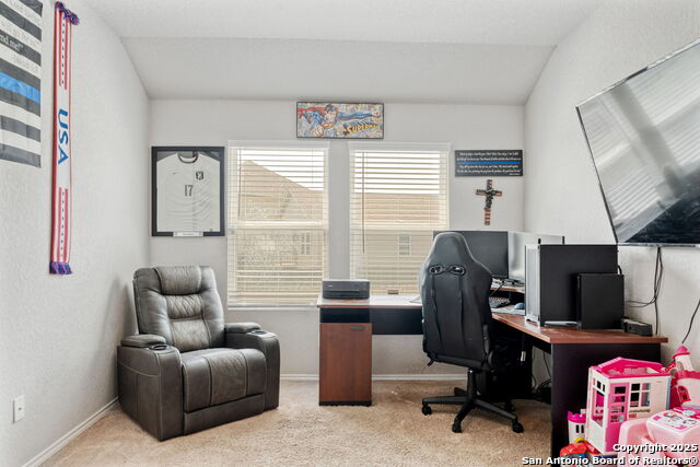 Listing photo id 16 for 2946 Daisy Meadow