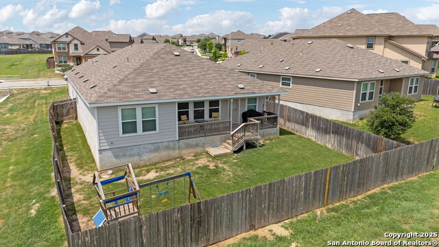 Listing photo id 23 for 2946 Daisy Meadow