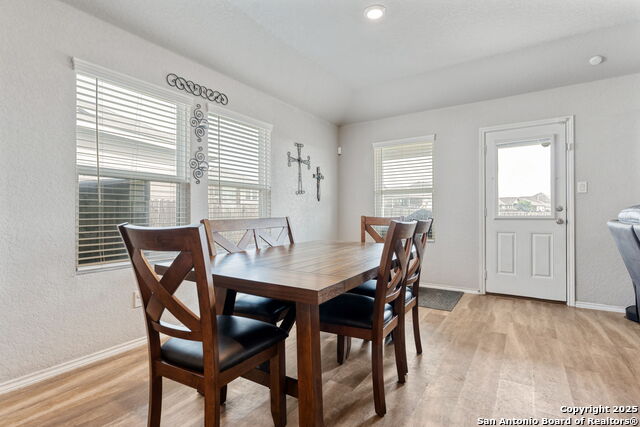 Listing photo id 7 for 2946 Daisy Meadow
