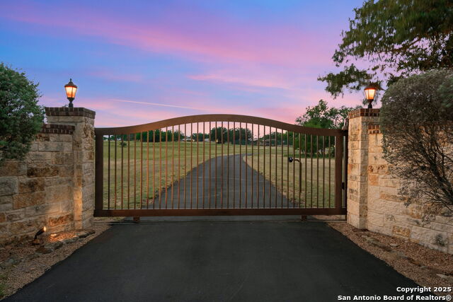 Details for 208 Cascade Caverns, Boerne, TX 78015