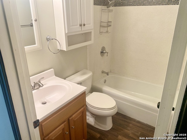 Image 10 of 14 For 5142 Village Ct