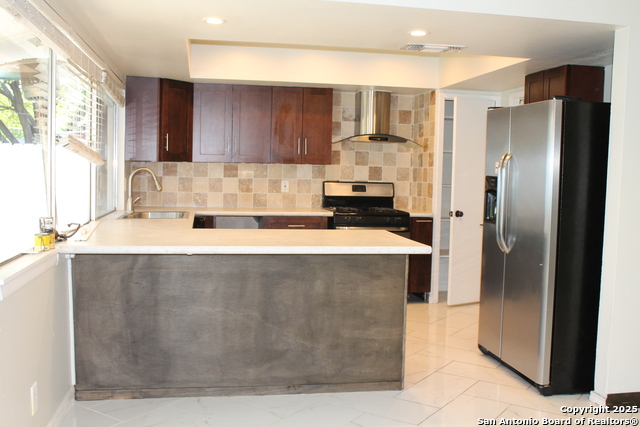 Image 4 of 14 For 5142 Village Ct