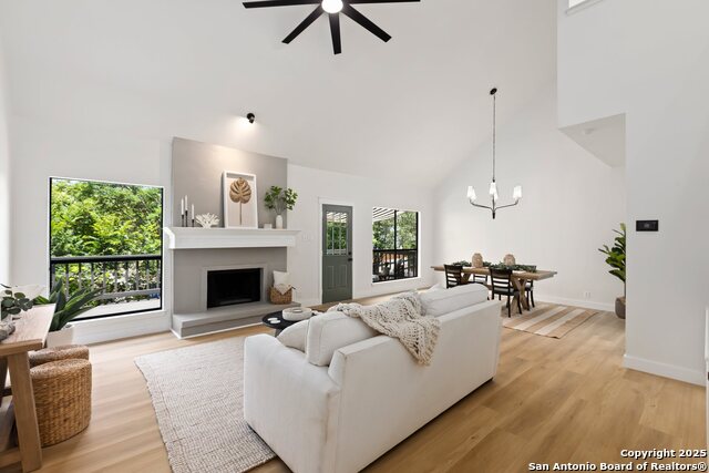 Image 5 of 54 For 959 Lightstone Dr