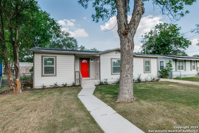 Listing photo id 0 for 2822 Spokane